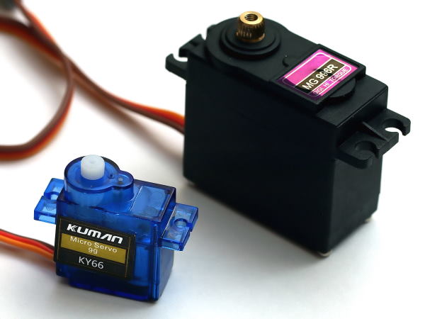 Zwei Servo-Motoren: KY66 und MG 996R