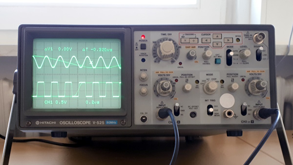 Digitales Oszilloskop Hitachi V525 (50 MHz)